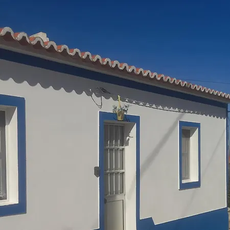 Holiday home Blue&yellowhouse